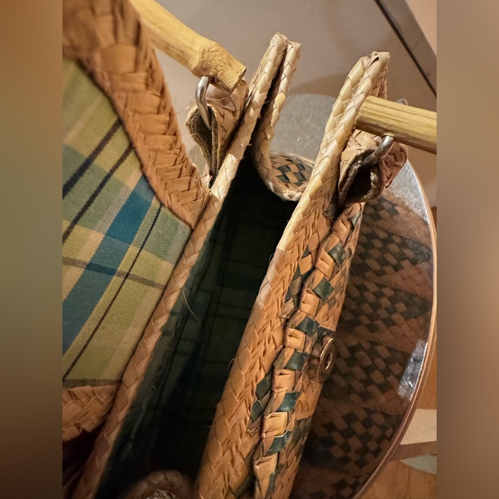 ❤️ NWT Woven Tan and Green Handbag - Picture 11 of 15